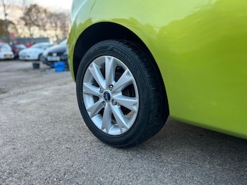 Used Ford Fiesta 2010 for sale - 76389010: Photo