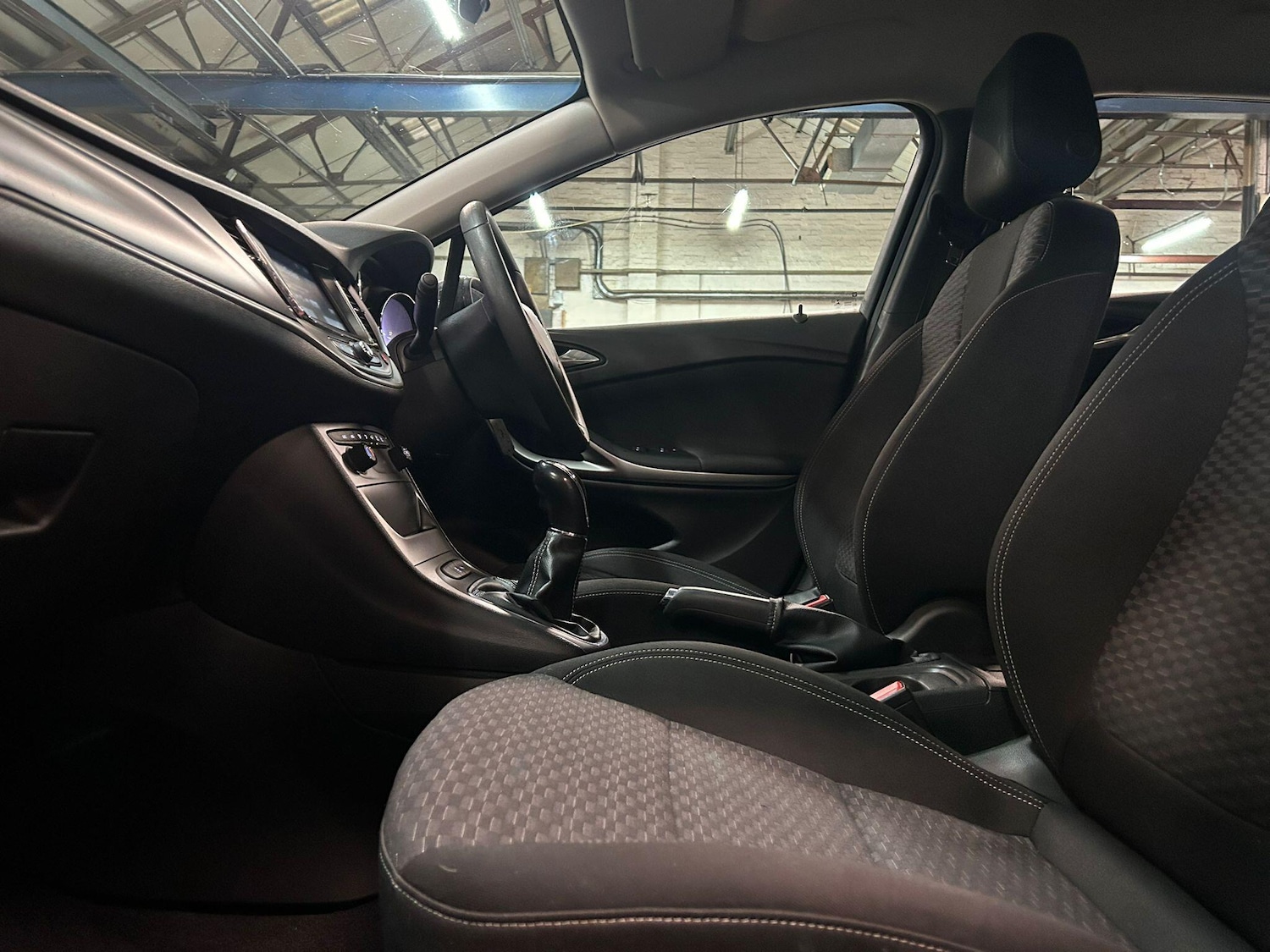 Used Vauxhall Astra for sale - 77484600: Photo 11