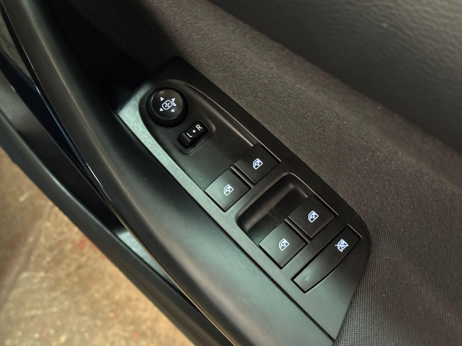 Used Vauxhall Astra 2017 for sale - 77799052: Photo 30