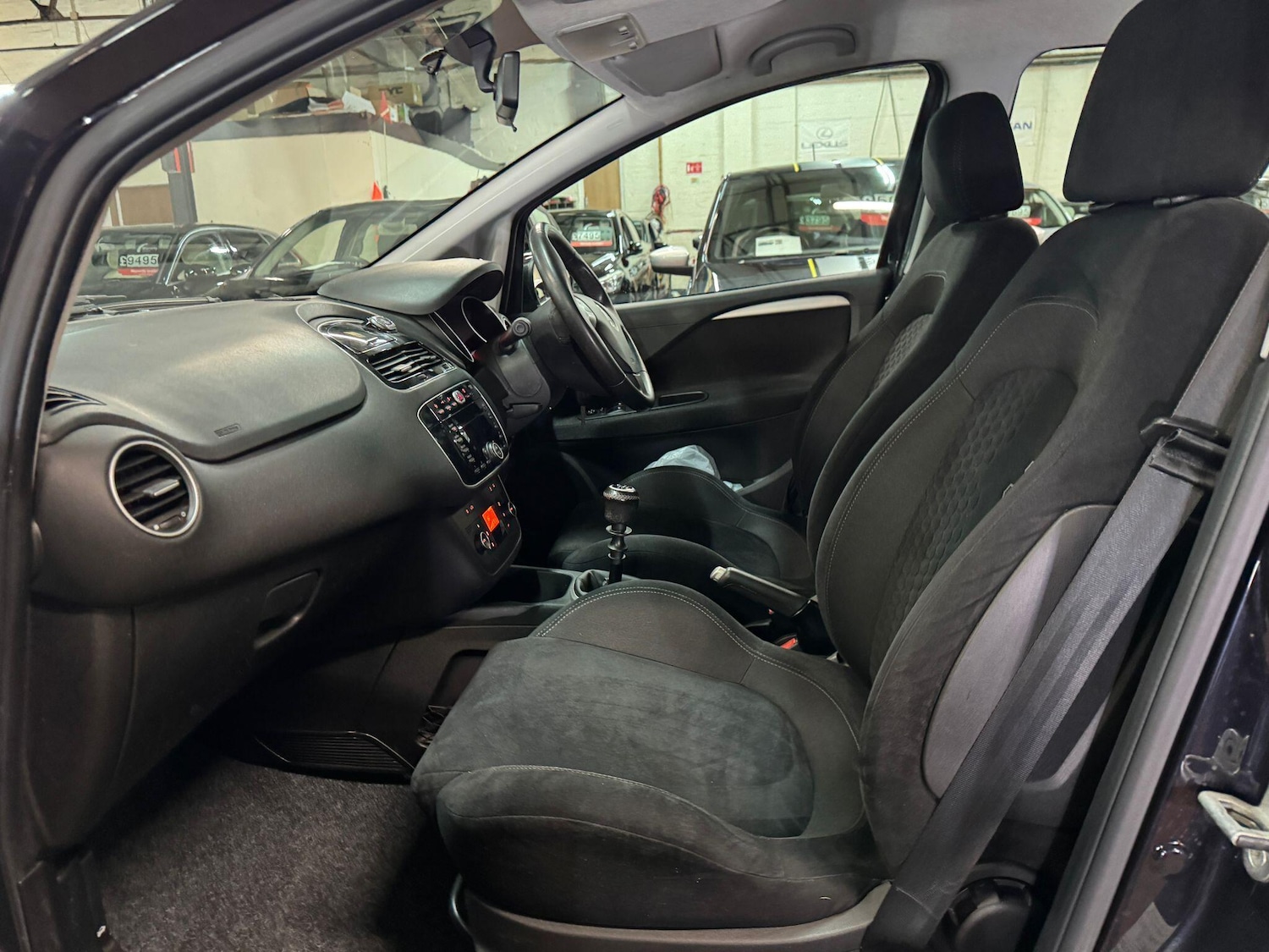 Used Fiat Punto 2015 for sale - 77315458: Photo 14