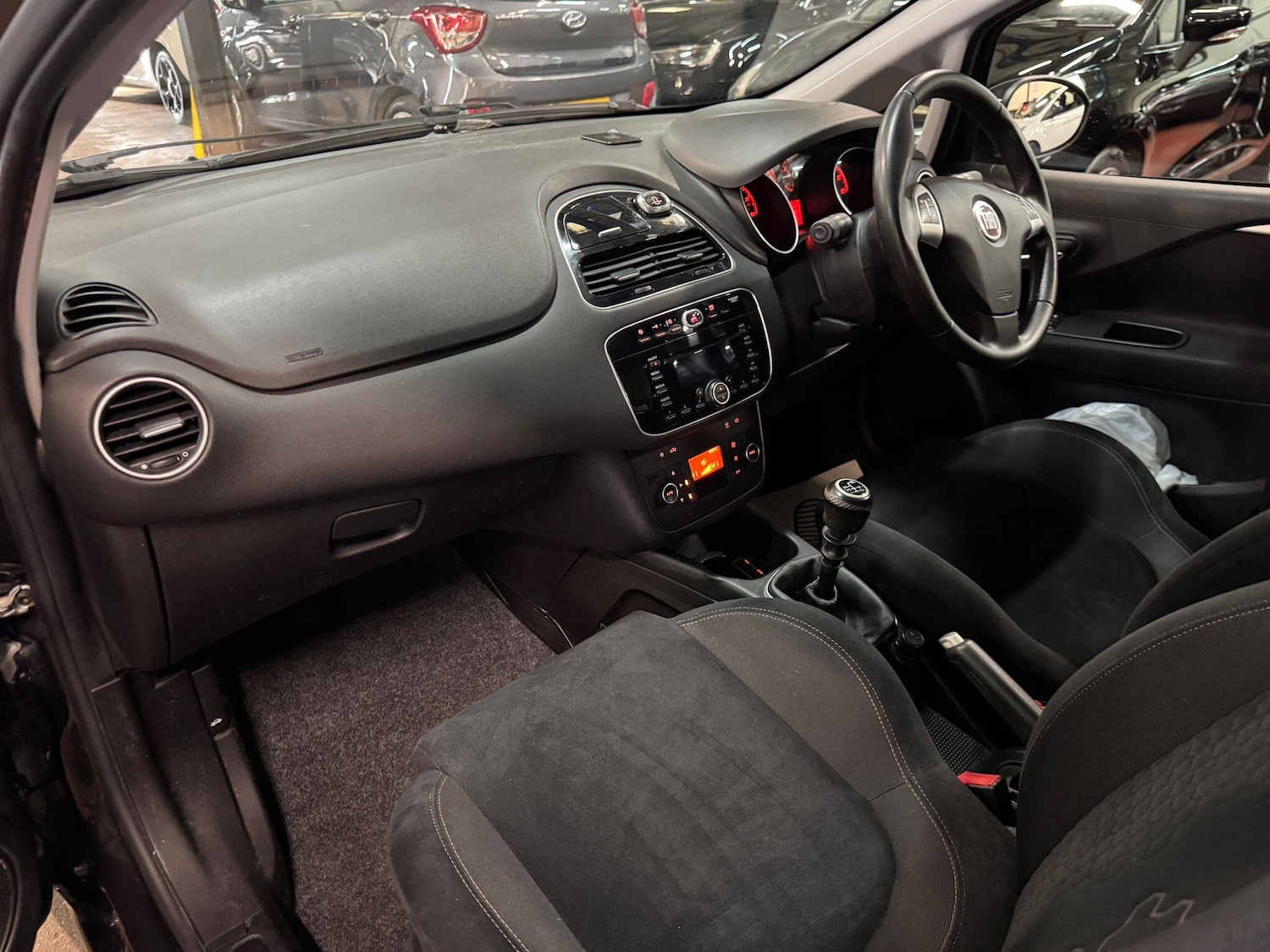 Used Fiat Punto 2015 for sale - 77315458: Photo 15