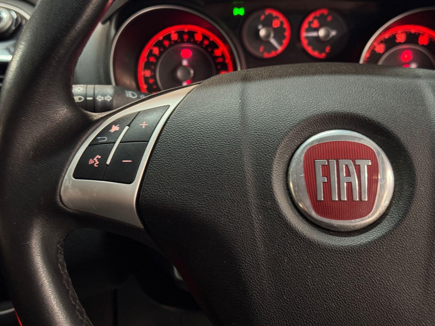 Used Fiat Punto 2015 for sale - 77315458: Photo 25