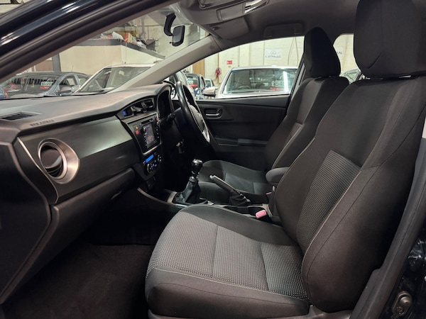 Used Toyota Auris 2013 for sale - 76306578: Photo 15