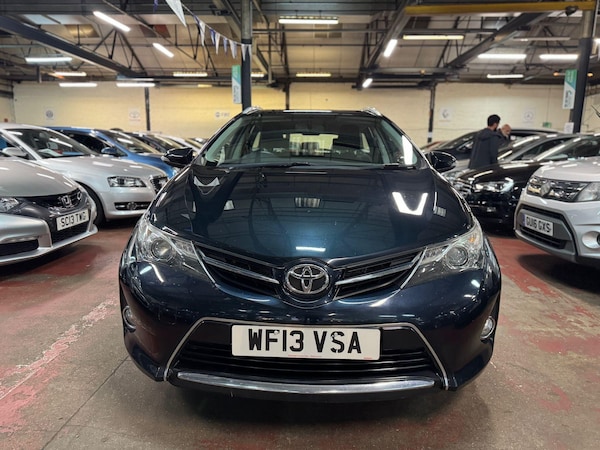 Used Toyota Auris 2013 for sale - 76306578: Photo 2
