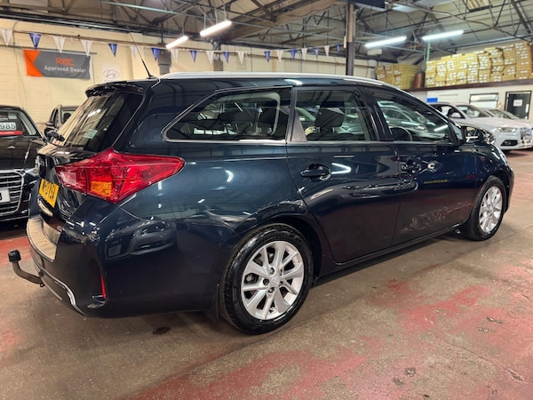Used Toyota Auris 2013 for sale - 76306578: Photo 6
