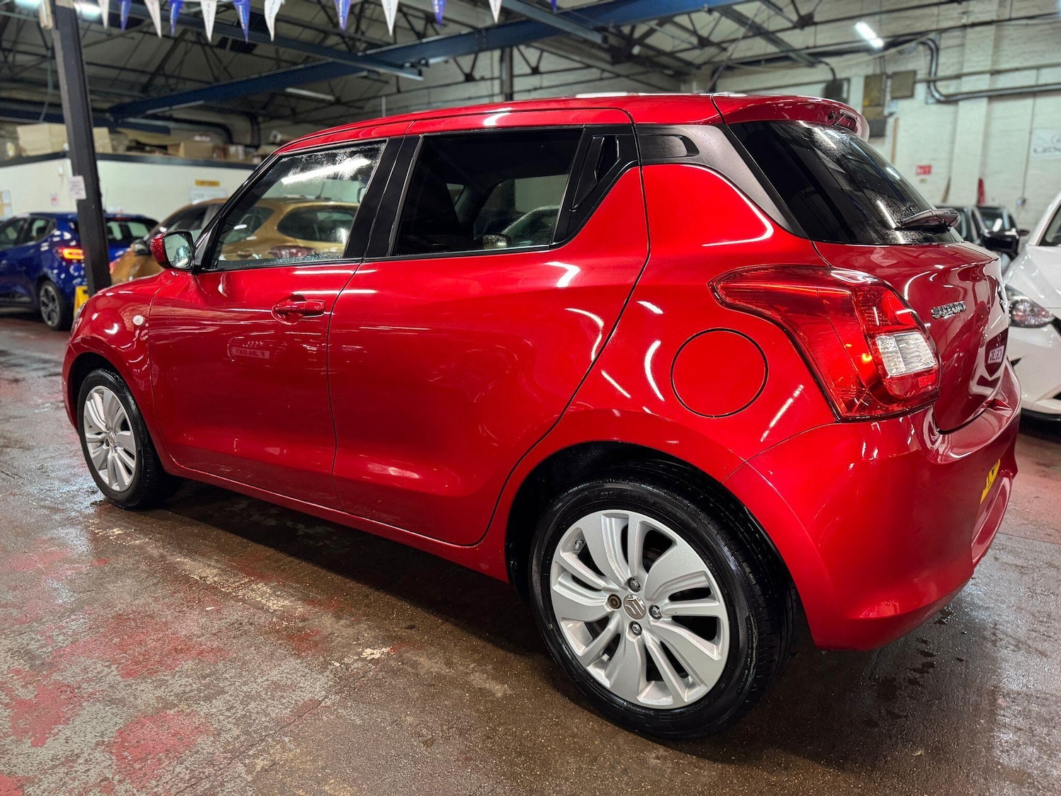 Used Suzuki Swift 2017 for sale - 77040646: Photo 4