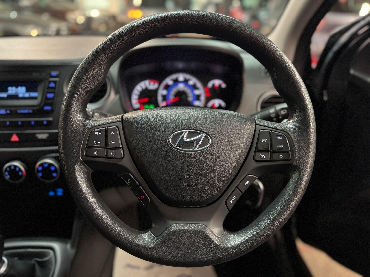 Used Hyundai i10 for sale - 77359090: Photo 25