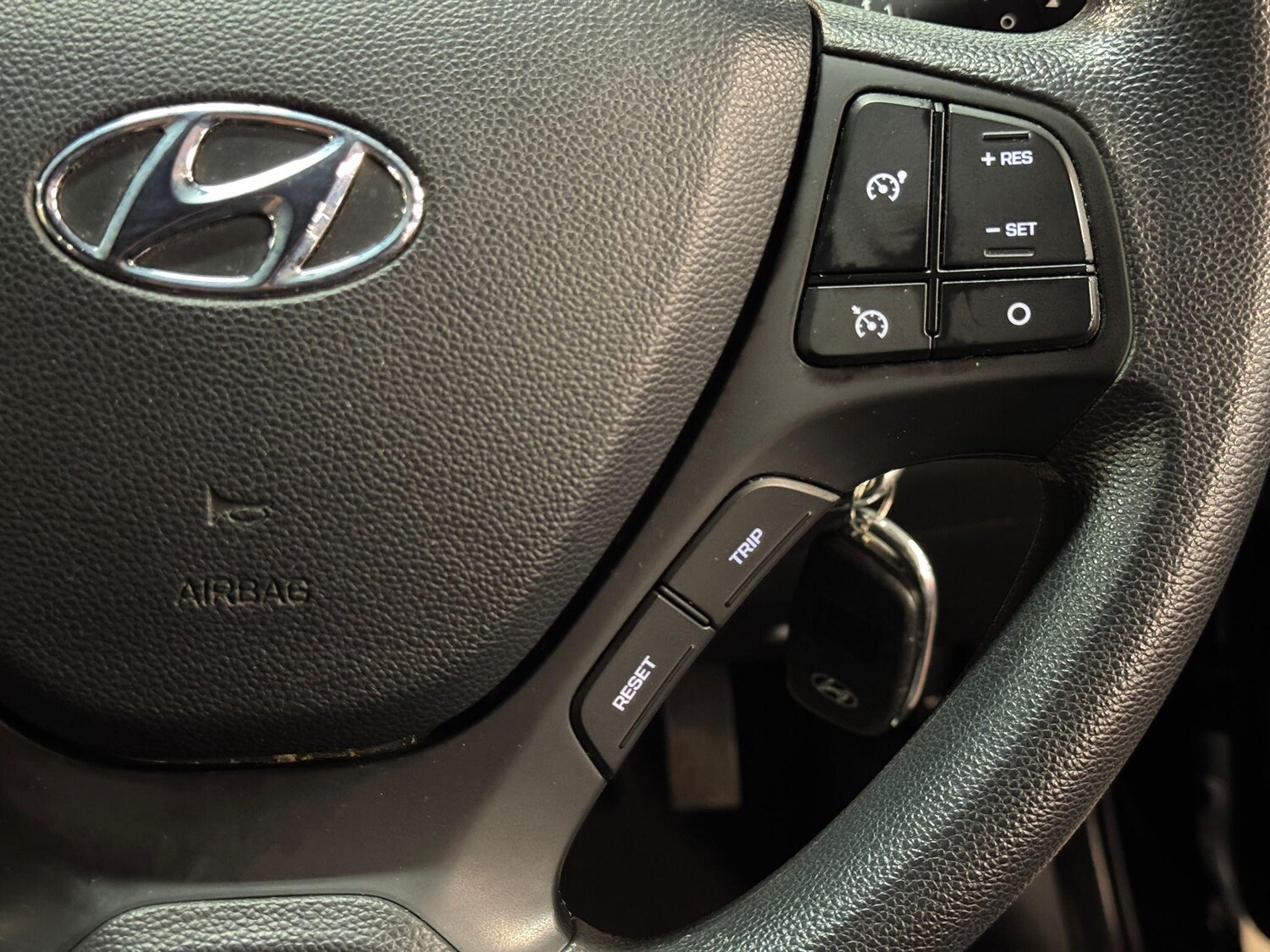 Used Hyundai i10 for sale - 77359090: Photo 27