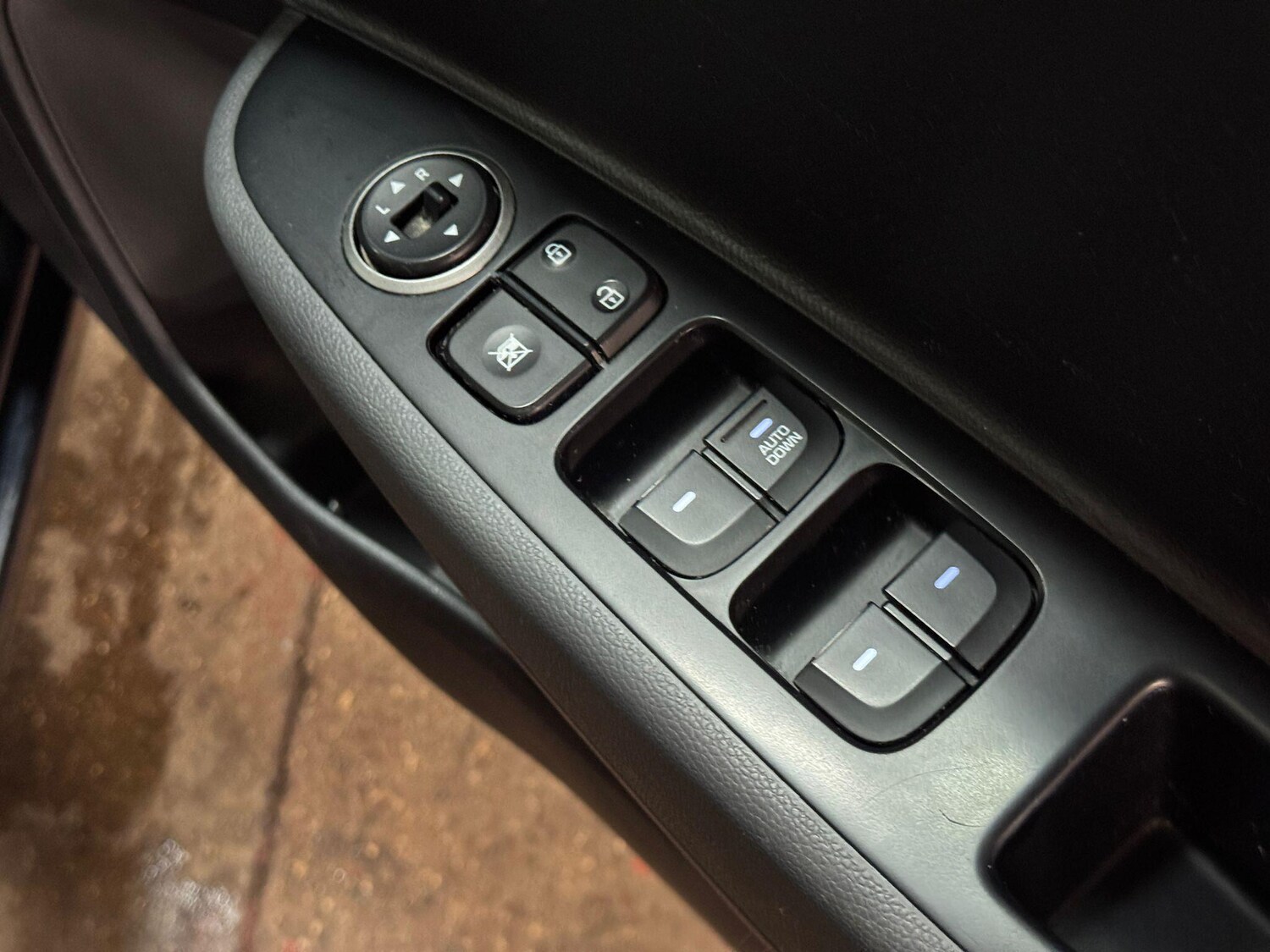 Used Hyundai i10 for sale - 77359090: Photo 30