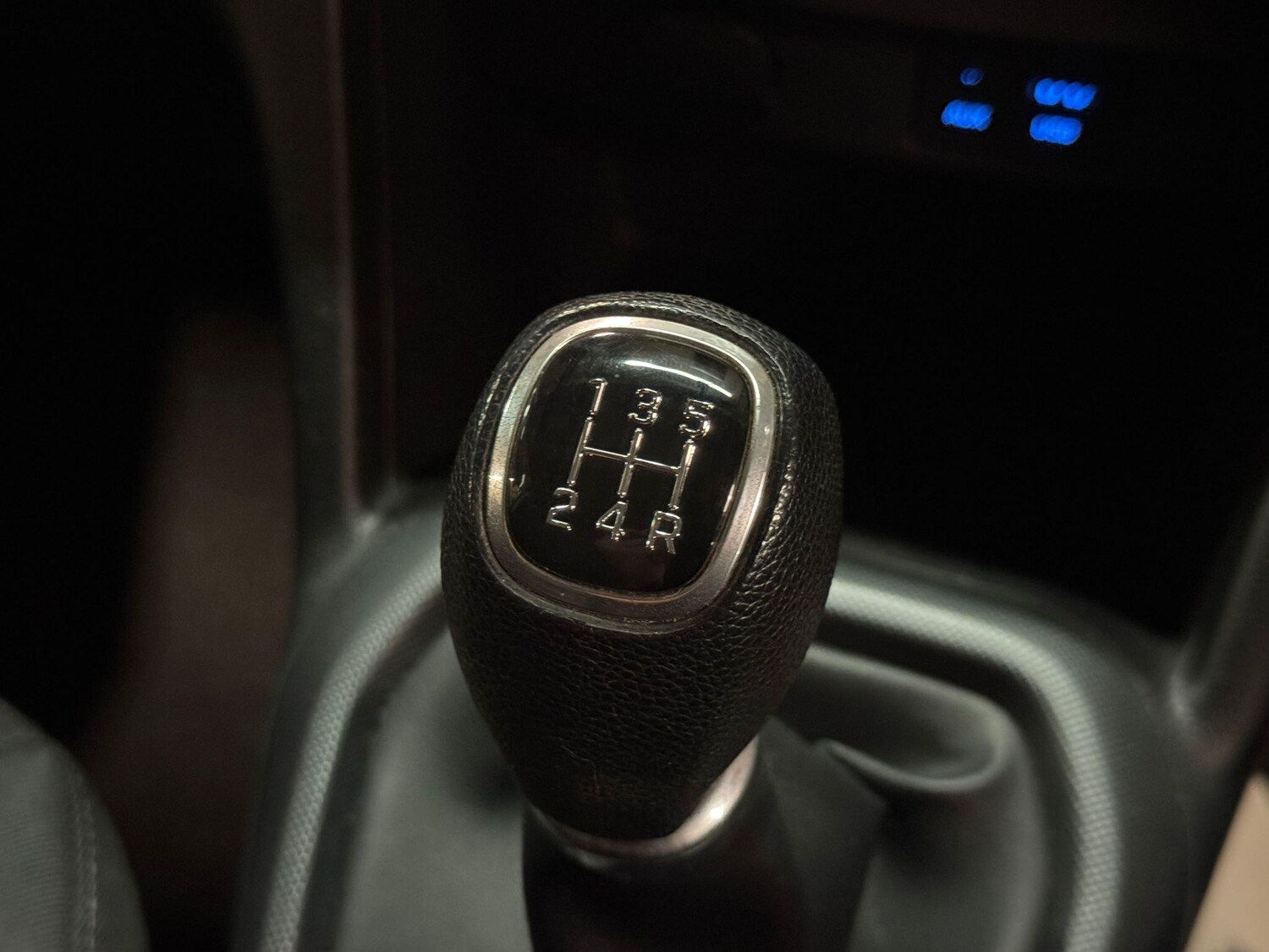 Used Hyundai i10 for sale - 77359090: Photo 35