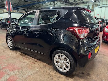 Used Hyundai i10 2017 for sale - 77359090: Photo