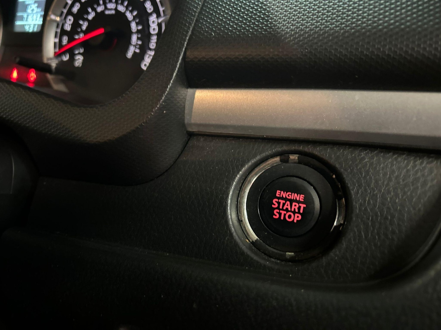 Used Suzuki Swift 2015 for sale - 77060291: Photo 32