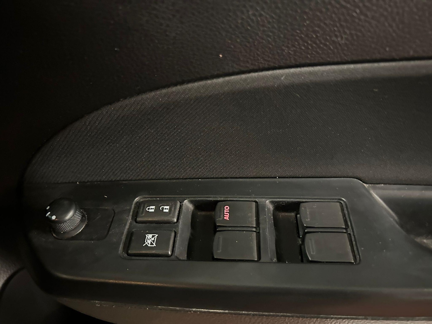 Used Suzuki Swift 2015 for sale - 77060291: Photo 33