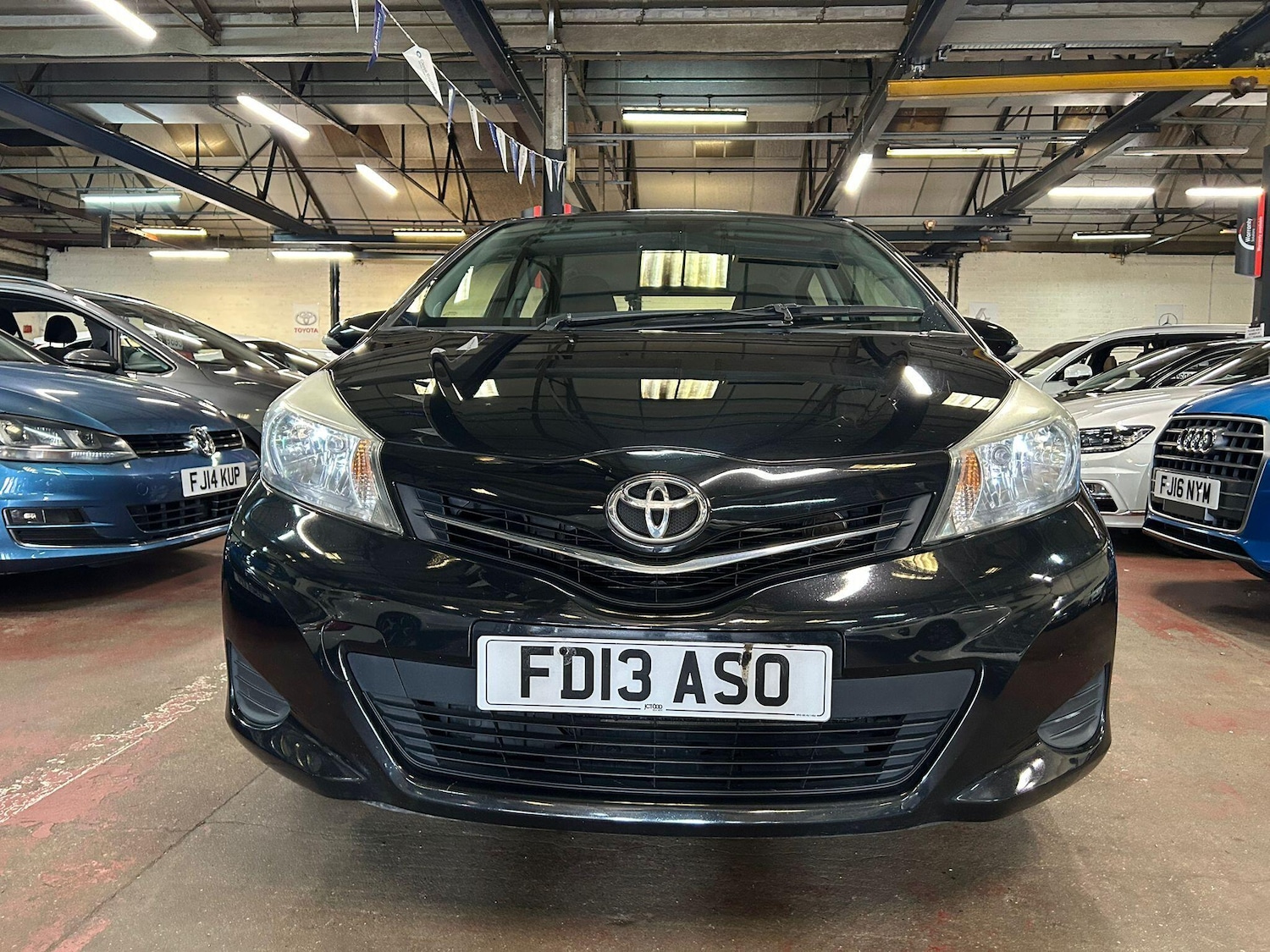 Used Toyota Yaris for sale - 77982324: Photo 2