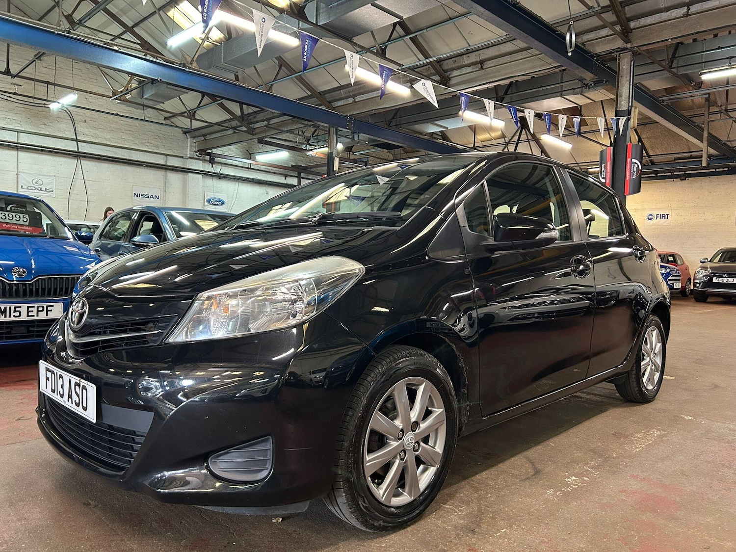 Used Toyota Yaris for sale - 77982324: Photo 3