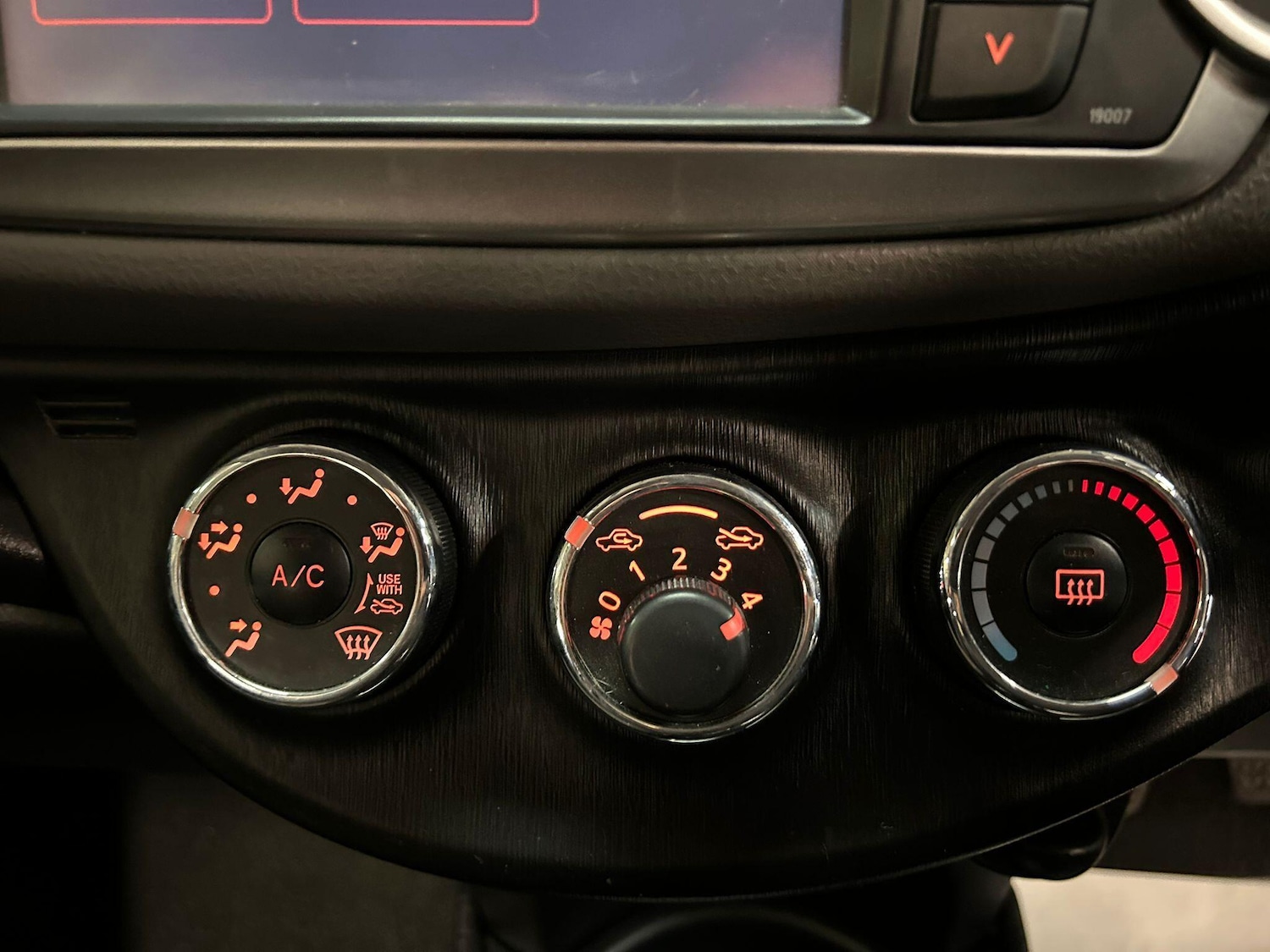 Used Toyota Yaris for sale - 77982324: Photo 30