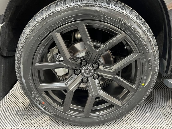 Used Land Rover Defender 2025 for sale - 77794600: Photo 15