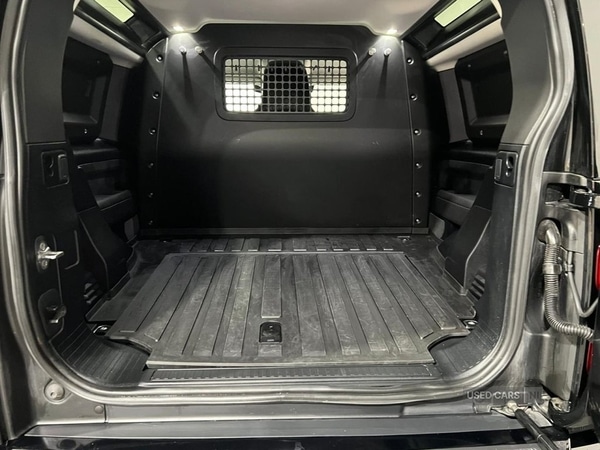 Used Land Rover Defender 2024 for sale - 77638019: Photo 11