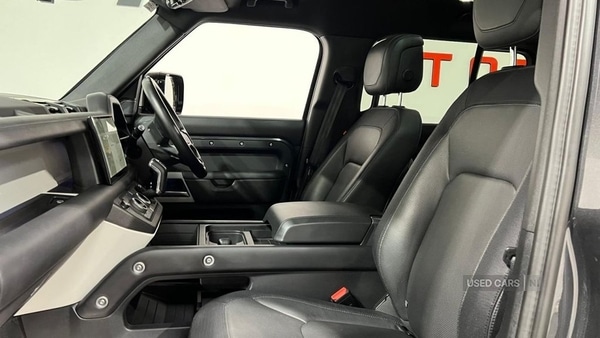 Used Land Rover Defender 2024 for sale - 77017241: Photo 4