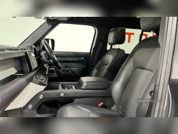 Used Land Rover Defender 2024 for sale - 77017241: Photo