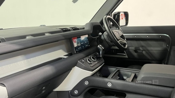 Used Land Rover Defender 2021 for sale - 77030231: Photo 4