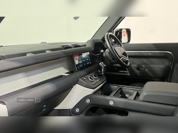 Used Land Rover Defender 2021 for sale - 77017290: Photo