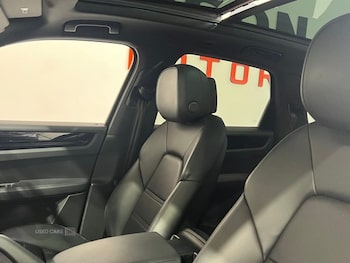 Used Porsche Cayenne 2023 for sale - 79034702: Photo