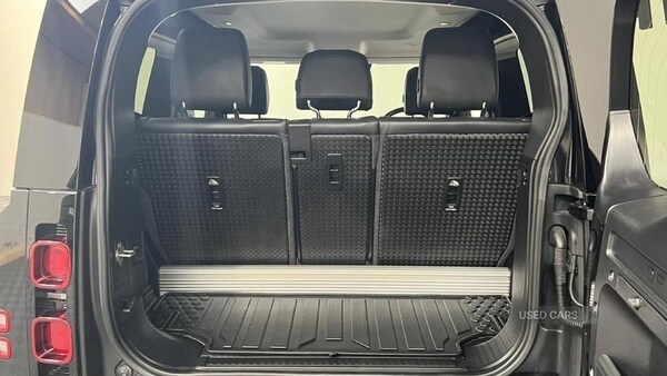 Used Land Rover Defender 2021 for sale - 75402467: Photo 13
