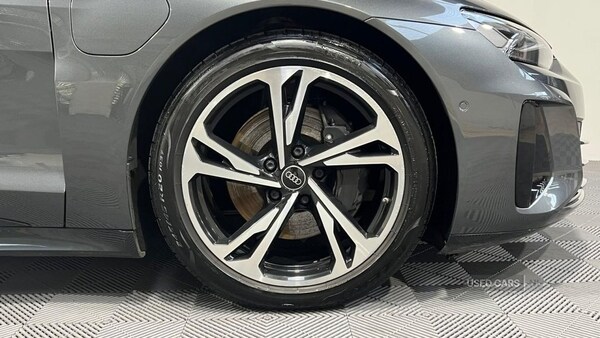 Used Audi e-tron GT 2023 for sale - 76296297: Photo 14