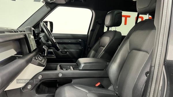 Used Land Rover Defender 2024 for sale - 77030430: Photo 4