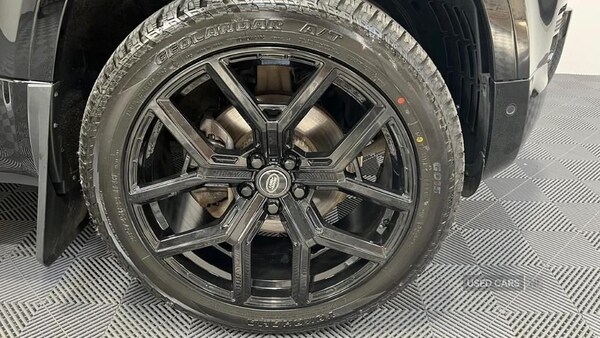 Used Land Rover Defender 2022 for sale - 75402461: Photo 9