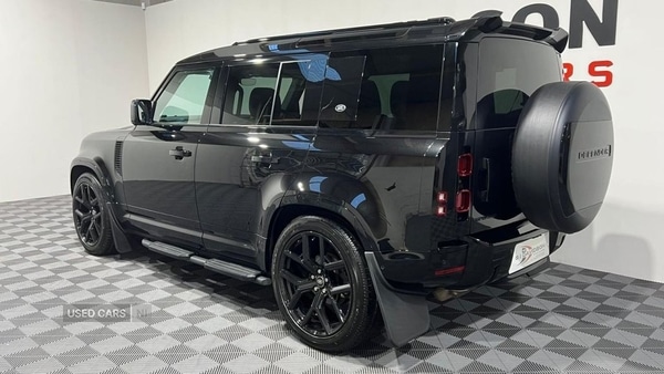 Used Land Rover Defender 2022 for sale - 77030223: Photo 2