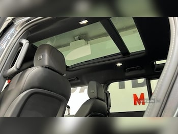 Used Land Rover Defender 2024 for sale - 75402502: Photo