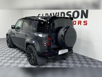 Used Land Rover Defender 2024 for sale - 75402502: Photo