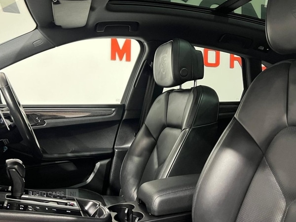 Used Porsche Macan 2022 for sale - 77551214: Photo 2