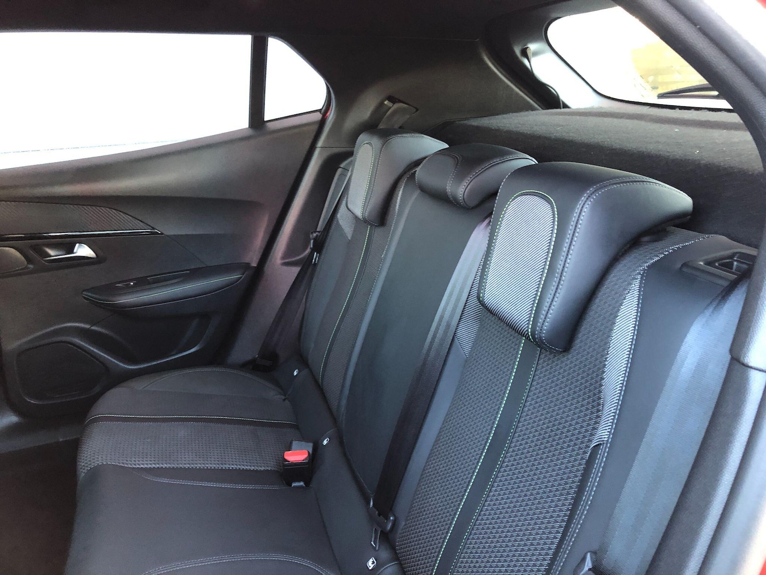 Used Peugeot E-2008 2021 for sale - 76658859: Photo 20