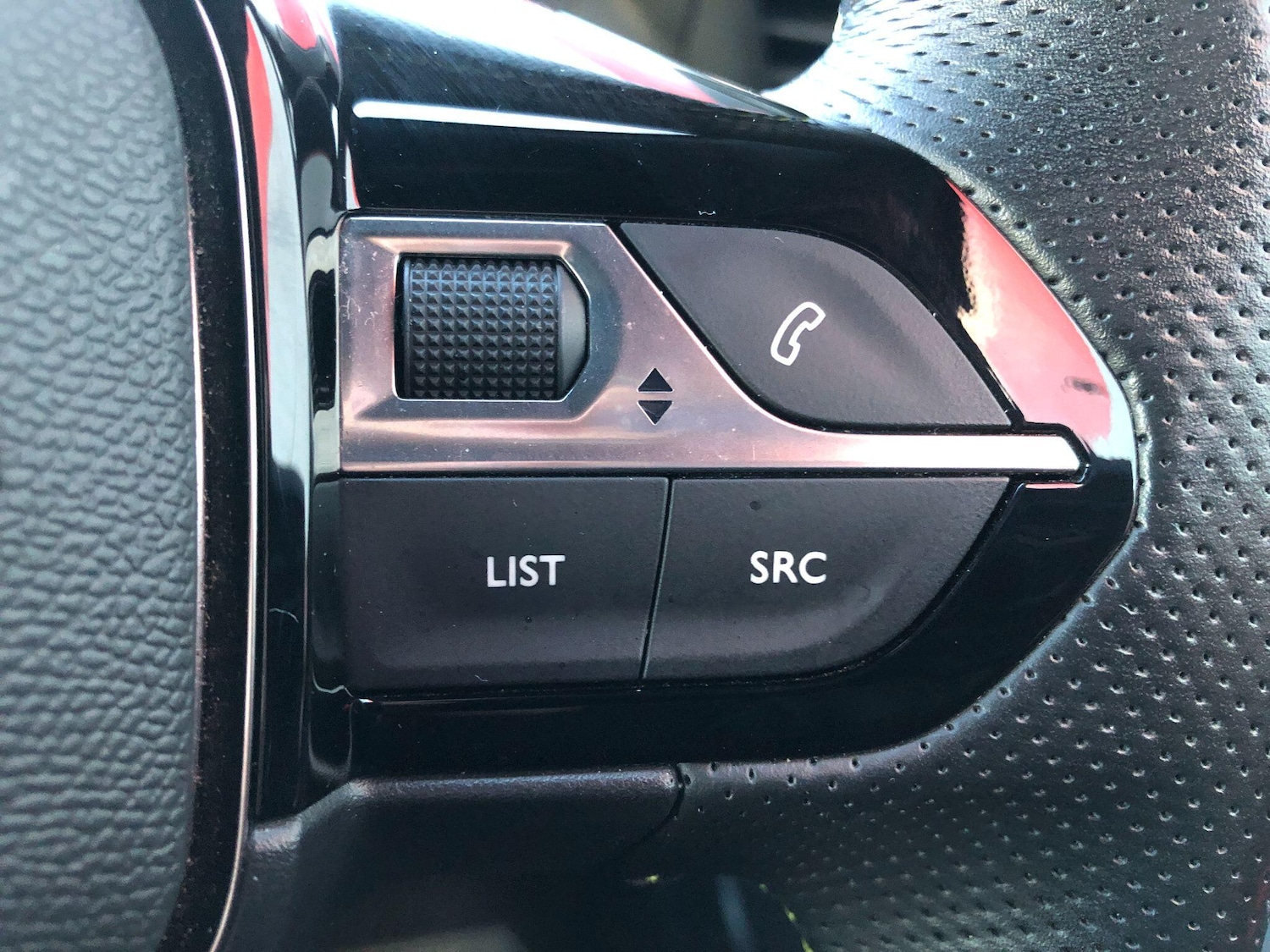 Used Peugeot E-2008 2021 for sale - 76658859: Photo 28