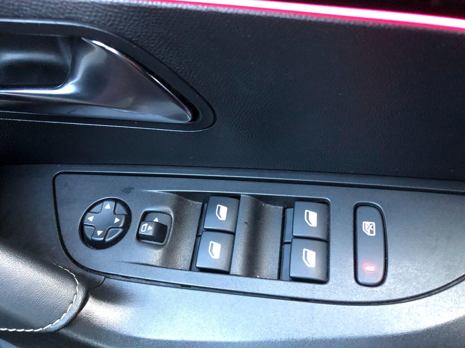 Used Peugeot E-2008 2021 for sale - 76658859: Photo 29