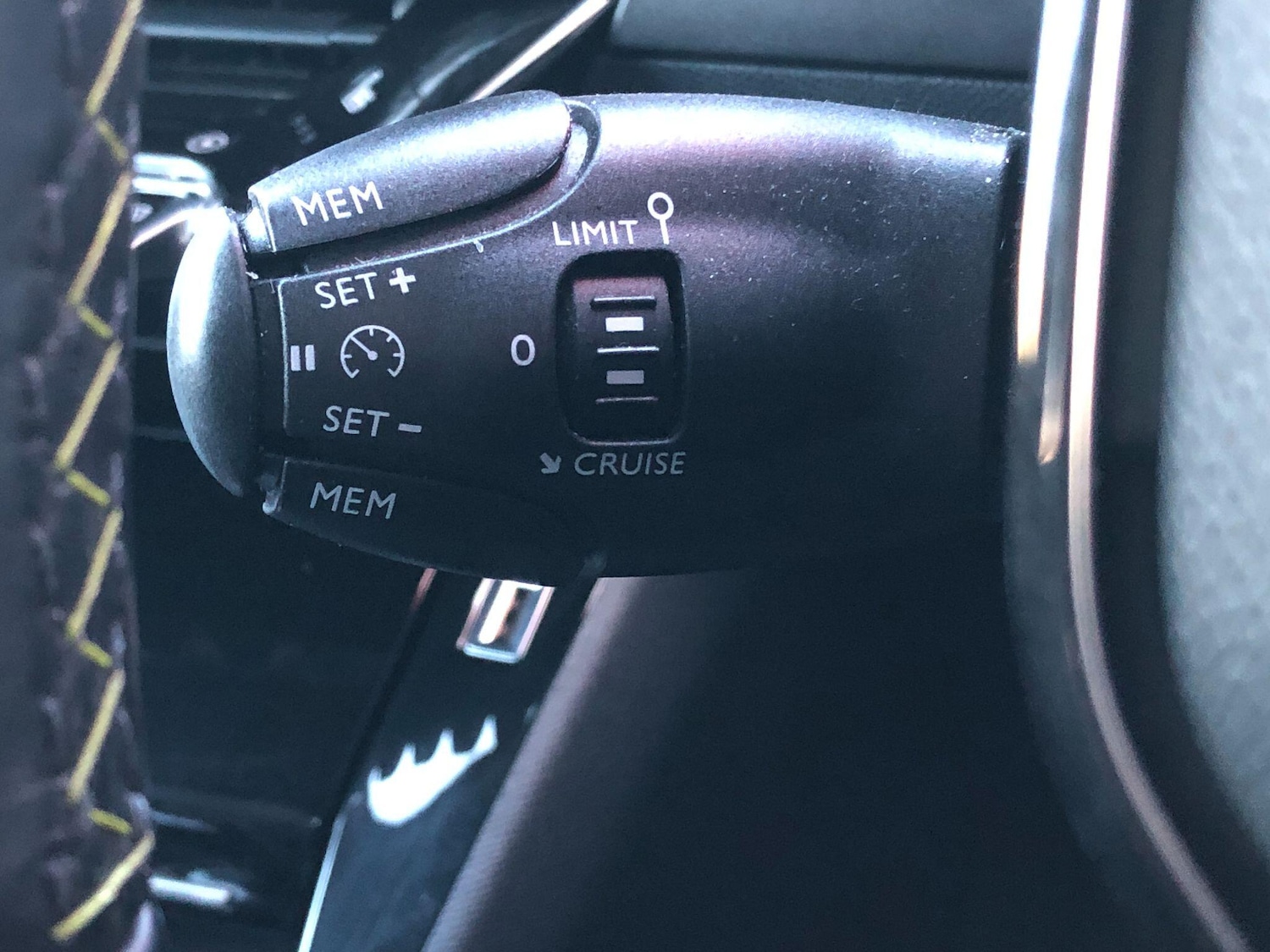 Used Peugeot E-2008 2021 for sale - 76658859: Photo 30