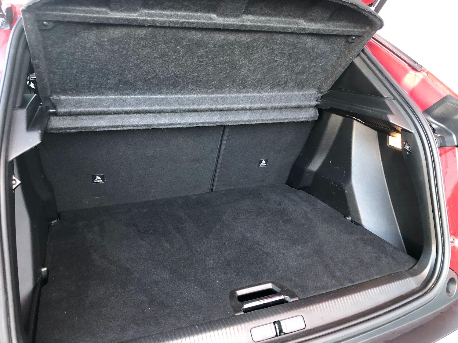 Used Peugeot E-2008 2021 for sale - 76658859: Photo 39