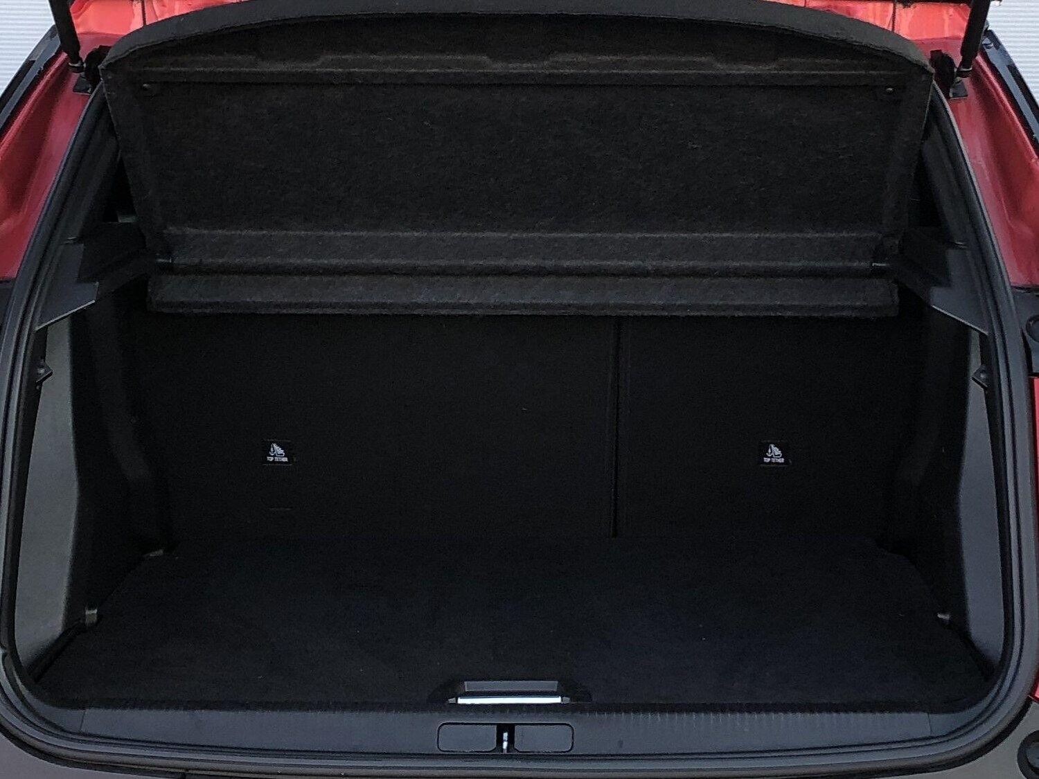 Used Peugeot E-2008 2021 for sale - 76658859: Photo 40