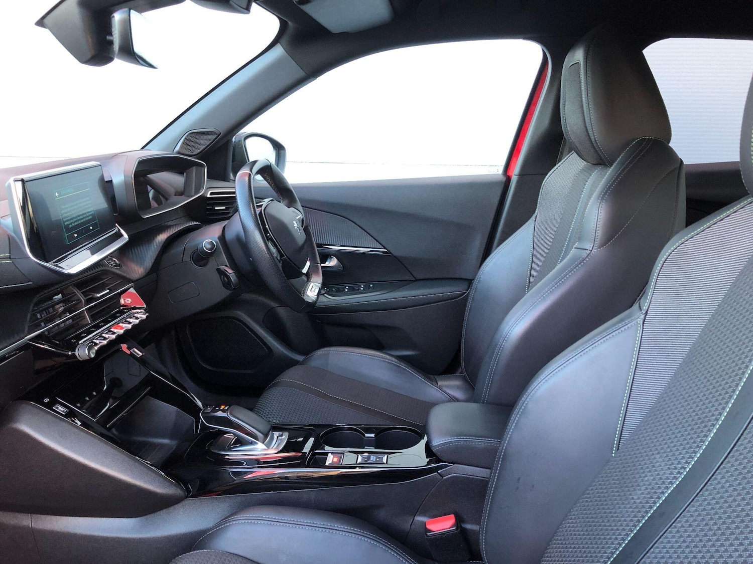 Used Peugeot E-2008 2021 for sale - 76658859: Photo 42