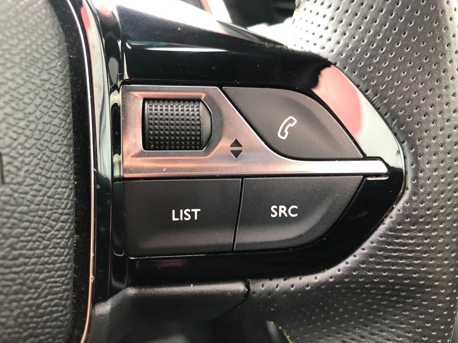 Used Peugeot 2008 2023 for sale - 75990998: Photo 30