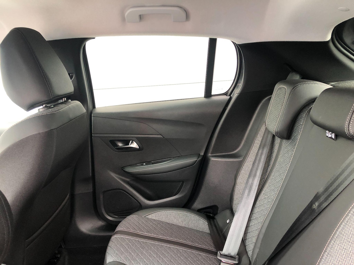 Used Peugeot E-208 2024 for sale - 76060401: Photo 20