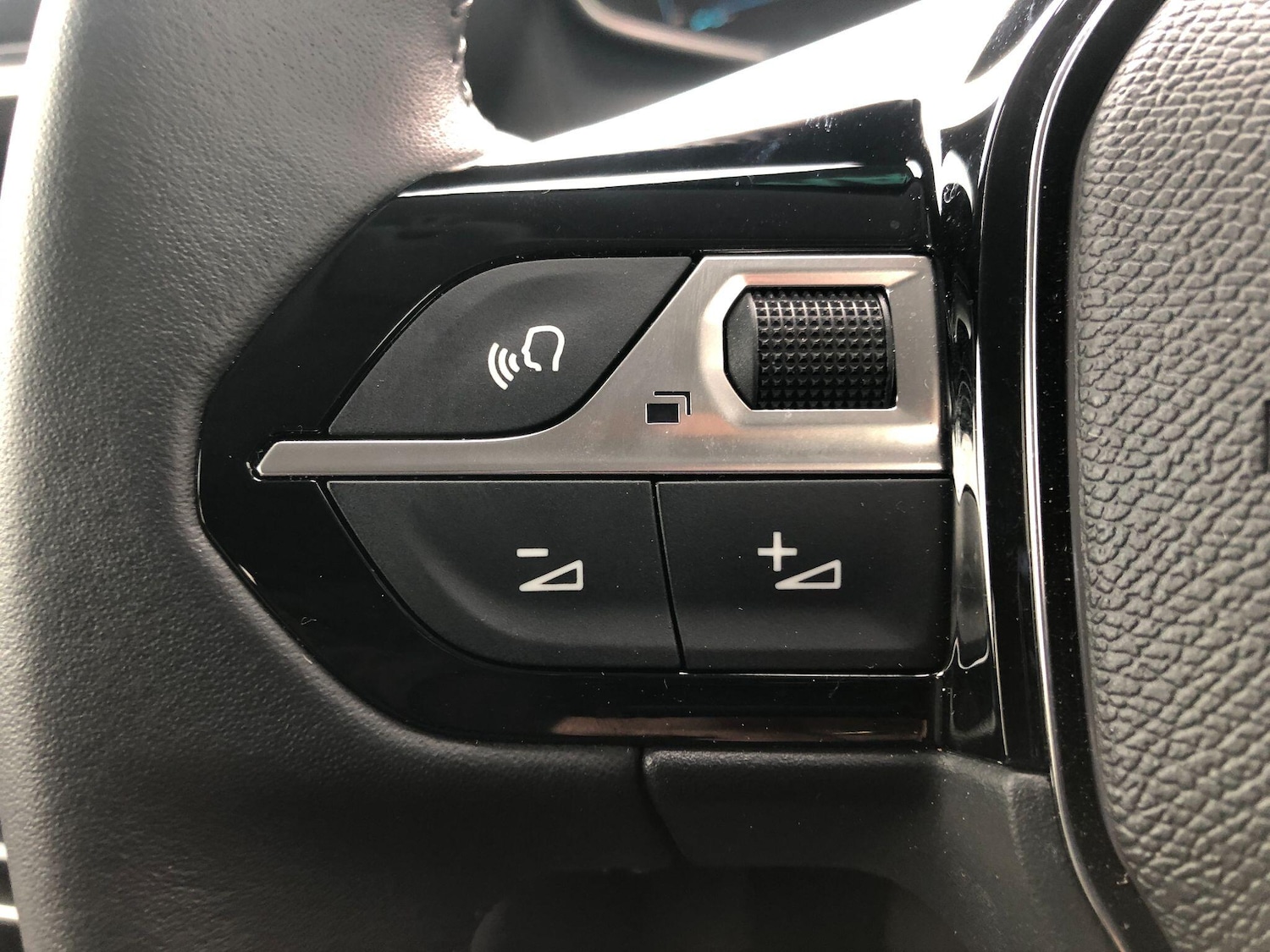 Used Peugeot E-208 2024 for sale - 76060401: Photo 25