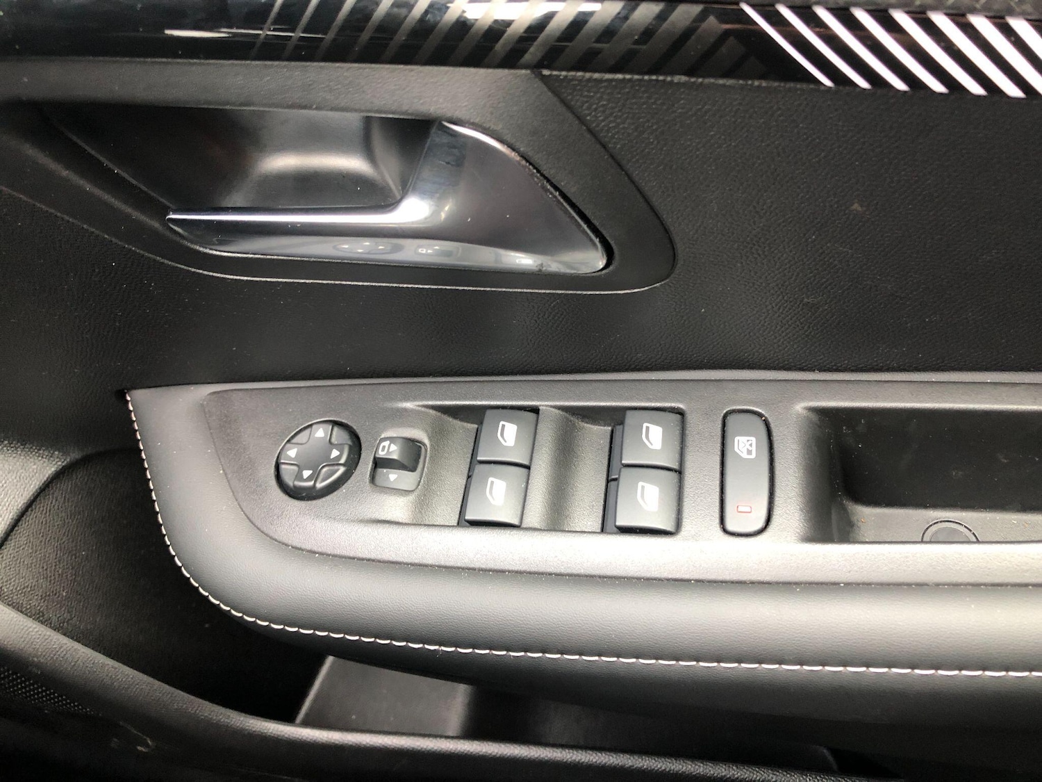 Used Peugeot E-208 2024 for sale - 76060401: Photo 28