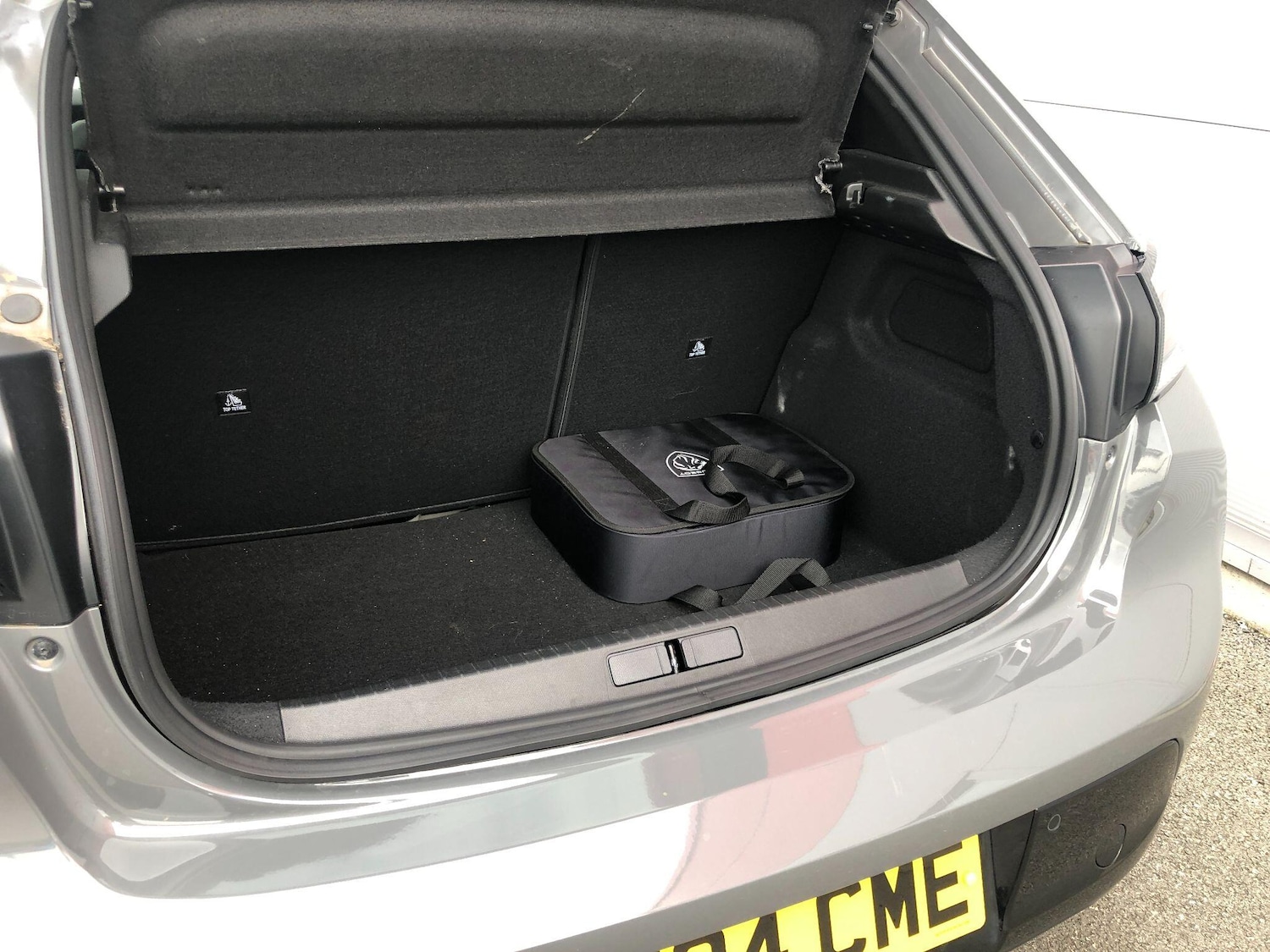 Used Peugeot E-208 2024 for sale - 76060401: Photo 38