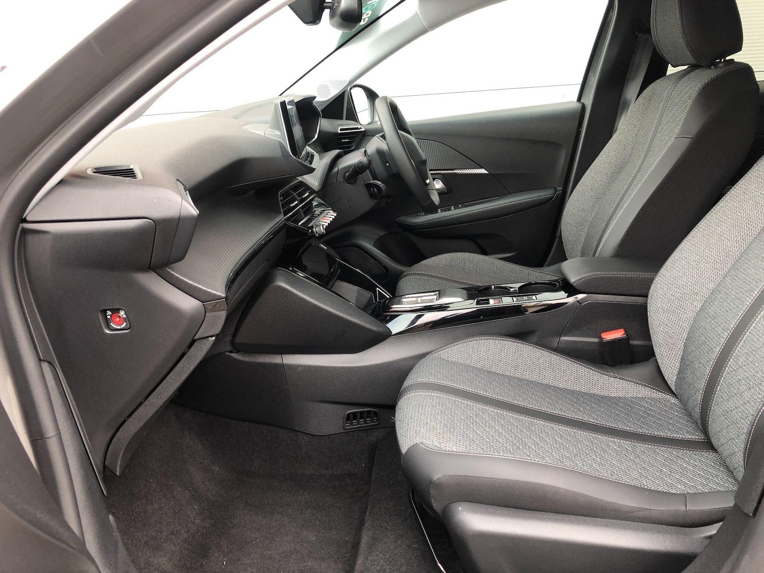 Used Peugeot E-208 2024 for sale - 76060401: Photo 42