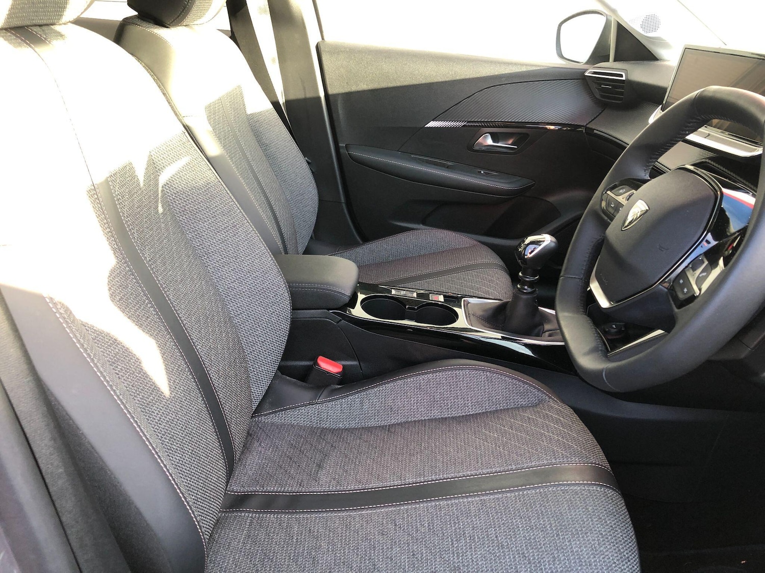 Used Peugeot 208 2024 for sale - 76728242: Photo 15