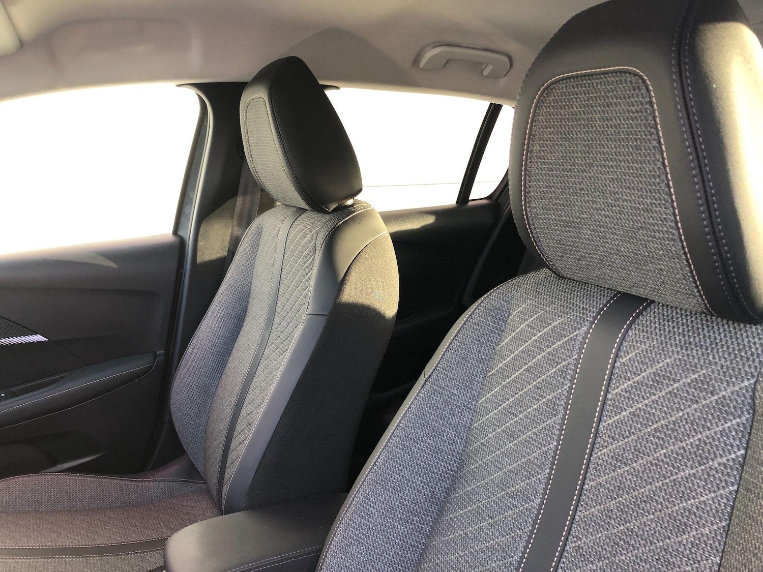 Used Peugeot 208 2024 for sale - 76728242: Photo 37